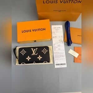 Louis Vuitton Zippy Wallet